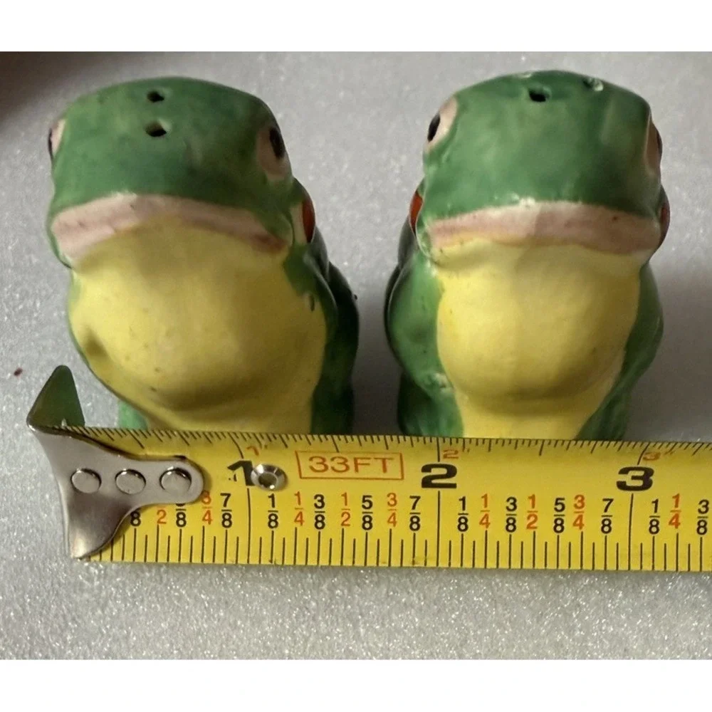 Vintage Japan Frog Salt Pepper Shakers Ceramic Hand Painted MCM Kitsch Corks